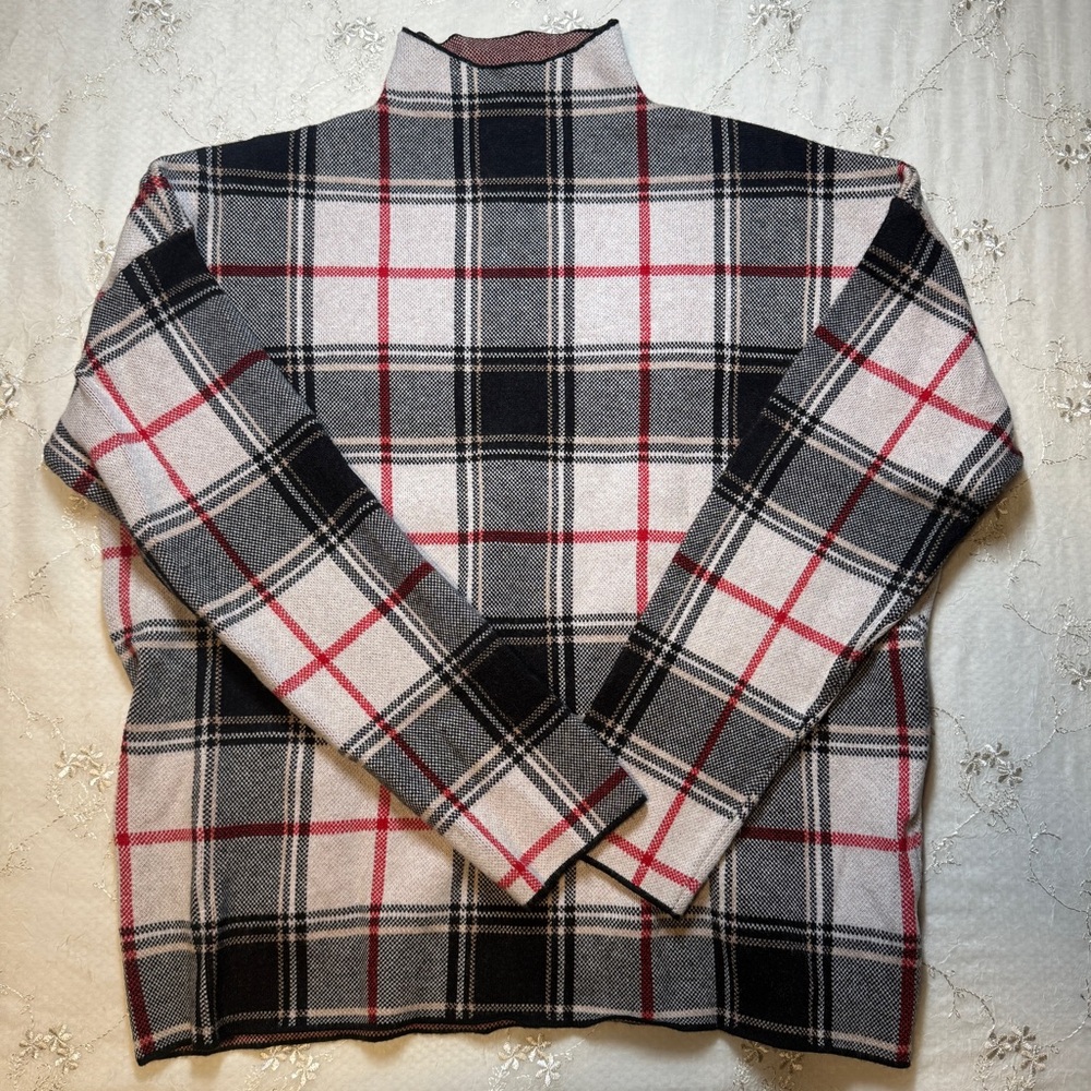 tahari plaid mock‑neck luxe knit sweater – size large